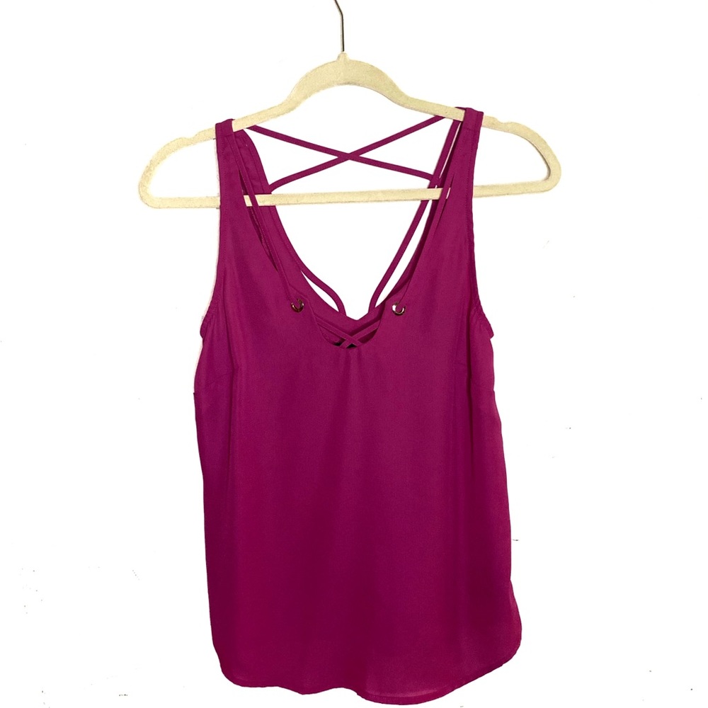 Bebe Fushia X-Small Top.  Looks Brand New.